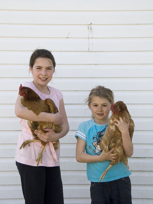 girls-with-hens